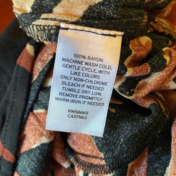 BP Womens Brown Burnout Tiger Stripe V Neck Surplice Wrap Crop Top Size 3X NWT - Picture 7 of 8